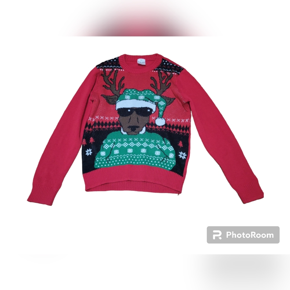 Christmas Sweater‎